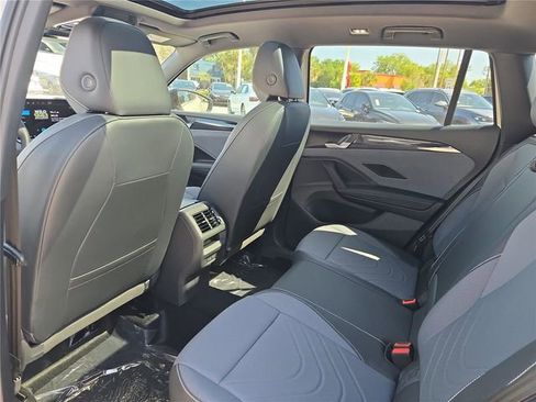 New 2026 Volkswagen Tiguan SE R-Line FWD image 9