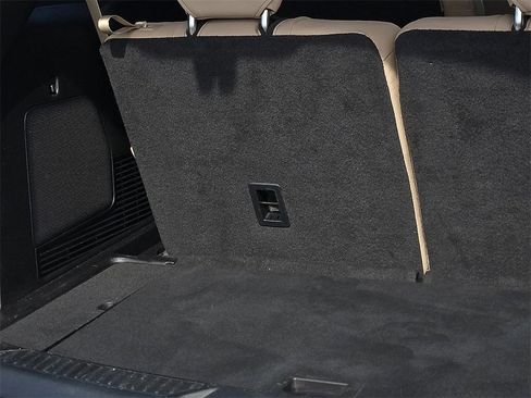 Used 2021 Ford Explorer Limited w/ Equipment Group 301A image 8