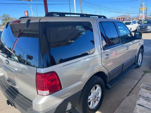 Used 2006 Ford Expedition XLT image 3