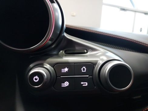 Used 2021 Ferrari F8 Tributo image 30