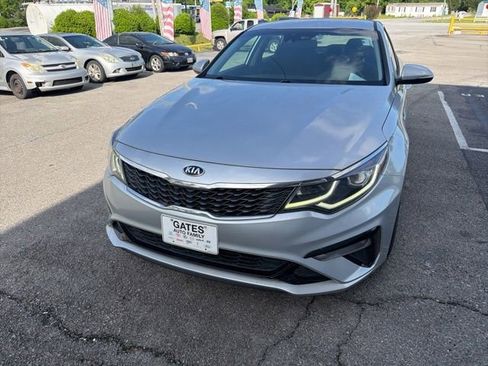 Used 2020 Kia Optima LX FWD image 3