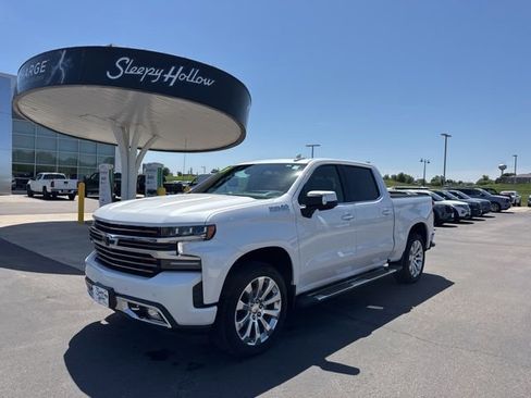 Used 2021 Chevrolet Silverado 1500 High Country w/ Technology Package AWD/4WD image 1