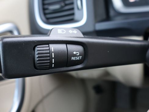 Used 2015 Volvo V60 T5 Premier image 30