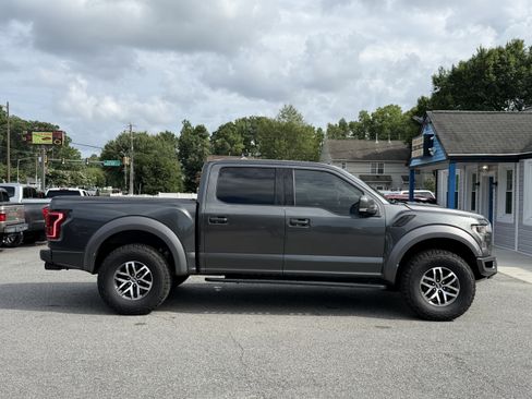Used 2017 Ford F150 Raptor w/ Equipment Group 802A Luxury AWD/4WD image 4