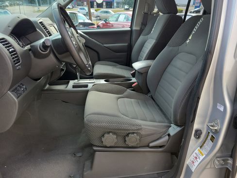 Used 2019 Nissan Frontier PRO-4X image 14