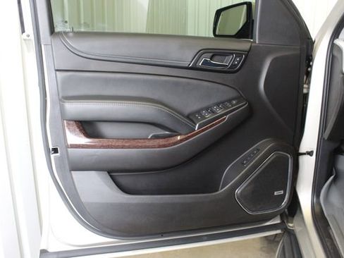 Used 2017 GMC Yukon XL SLT AWD/4WD image 9