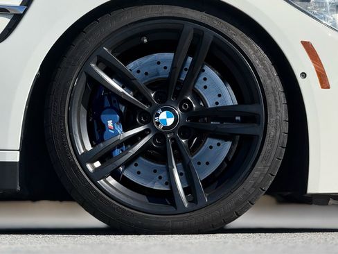 Used 2015 BMW M4 Convertible image 20