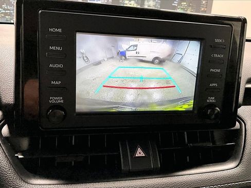 Used 2019 Toyota RAV4 LE image 14