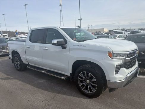 Used 2022 Chevrolet Silverado 1500 LT image 1