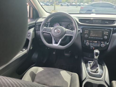 Used 2018 Nissan Rogue Sport SV FWD image 16