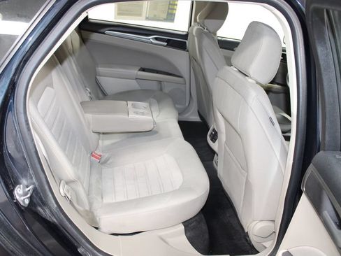 Used 2020 Ford Fusion SE FWD image 28