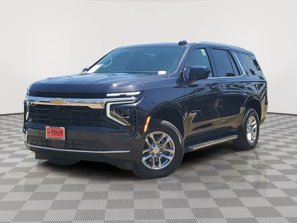 Used 2026 Chevrolet Tahoe LS RWD image 2