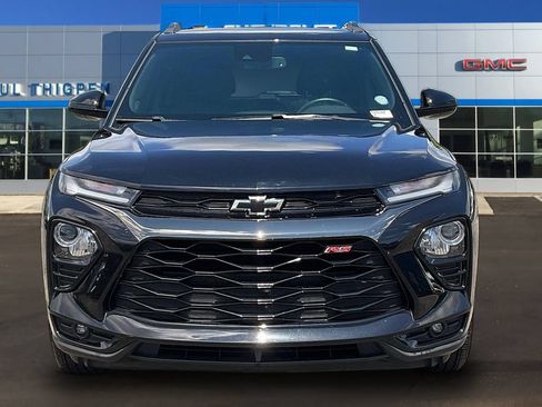 Used 2022 Chevrolet TrailBlazer RS w/ Technology Package FWD image 2