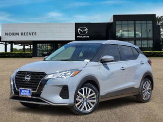 Used 2023 Nissan Kicks SV video 1