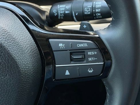 Certified 2025 Honda Pilot Touring image 14