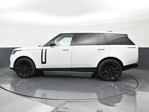 Used 2025 Land Rover Range Rover Long Wheelbase SE AWD/4WD image 2