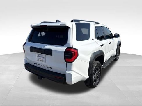 Used 2025 Toyota 4Runner SR5 AWD/4WD image 5
