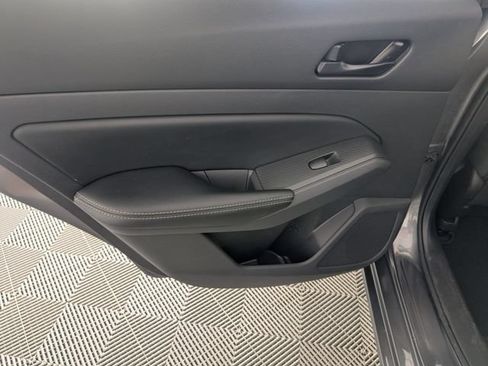 Used 2025 Nissan Altima 2.5 SV FWD image 29