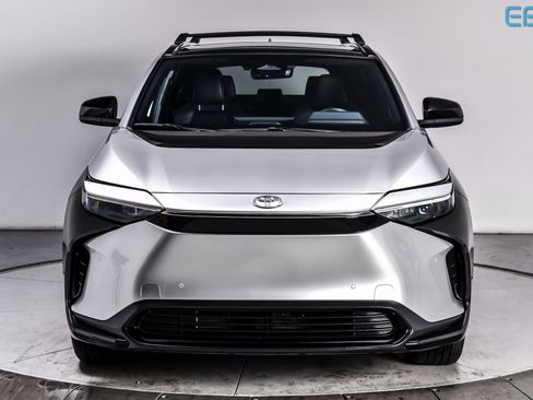 Used 2024 Toyota bZ4X XLE w/ Weather Package image 8