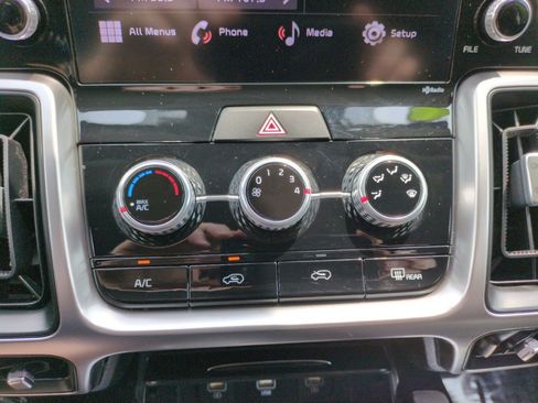 Used 2023 Kia Sorento LX FWD image 21
