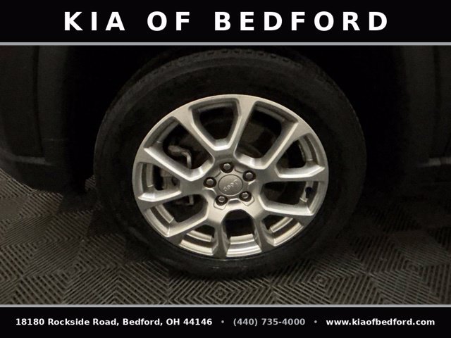 Used 2023 Jeep Compass Latitude AWD/4WD image 25