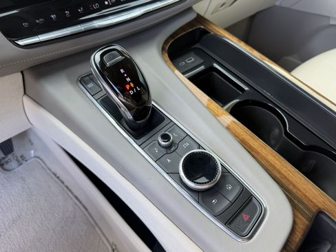 Used 2021 Cadillac Escalade ESV Premium Luxury Platinum RWD image 29
