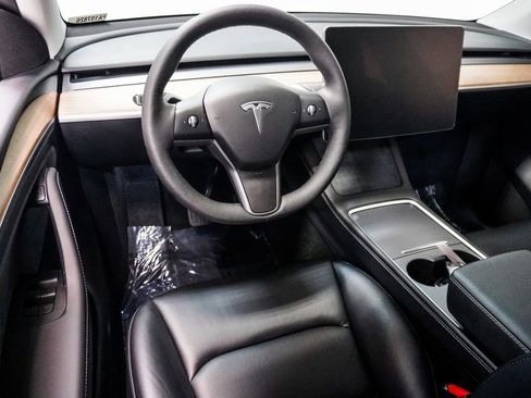 Used 2023 Tesla Model Y Long Range AWD/4WD image 12