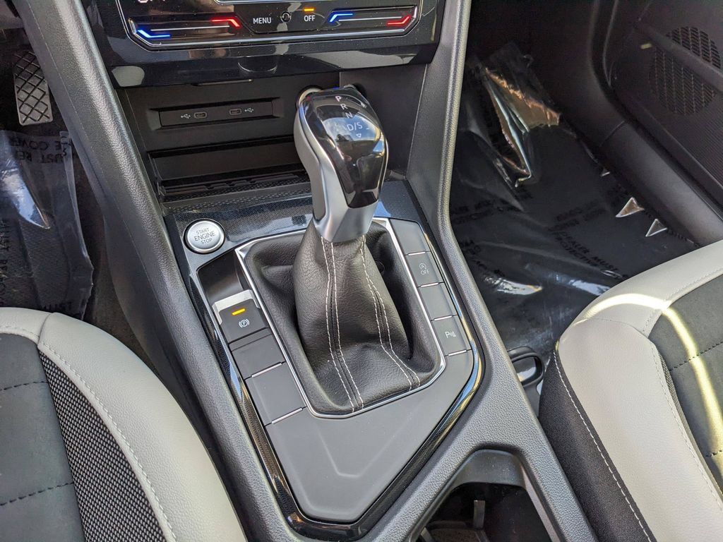 New 2026 Volkswagen Taos SE FWD image 22