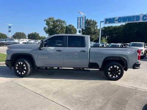 Used 2025 Chevrolet Silverado 2500 Custom w/ Custom Value Package AWD/4WD image 4