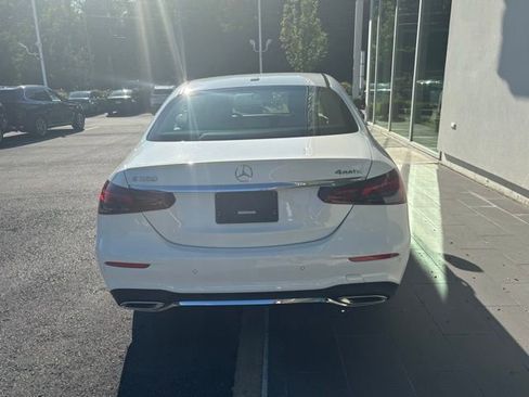 Used 2022 Mercedes-Benz E 350 4MATIC Sedan image 8