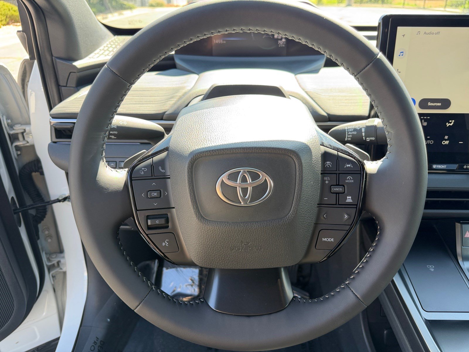 Used 2026 Toyota C-HR AWD/4WD image 9