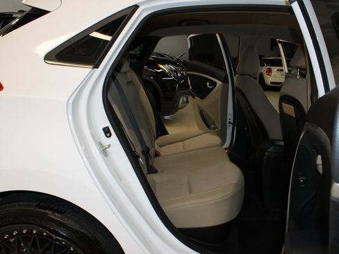 Used 2016 Hyundai Elantra GT image 15