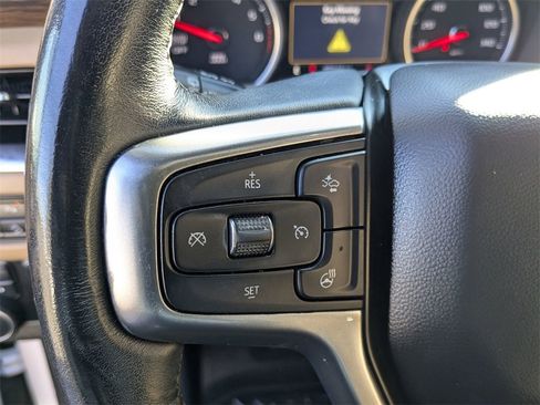 Used 2021 Chevrolet Suburban Premier image 16