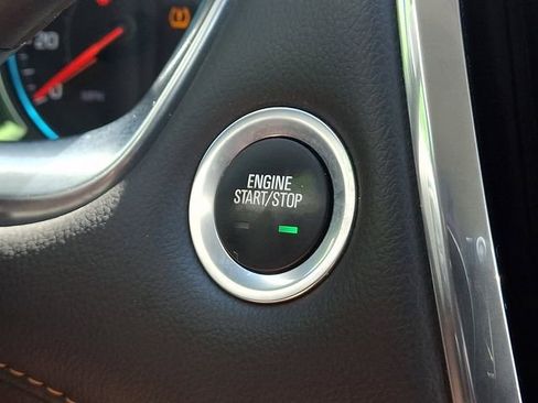 Used 2018 Chevrolet Traverse LT FWD image 22