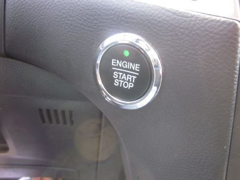 Used 2024 Ford Edge Titanium AWD/4WD image 19