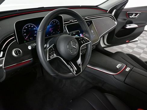 Used 2025 Mercedes-Benz E 350 Sedan image 6