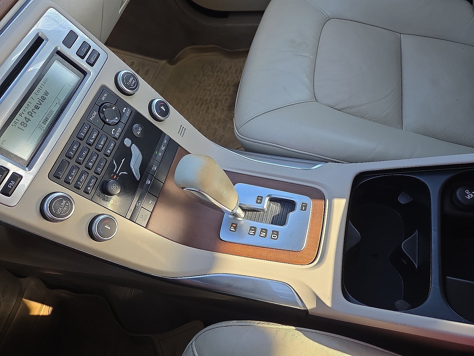 Used 2010 Volvo S80 3.2 FWD image 25