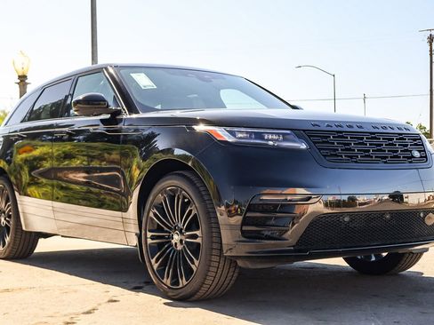 New 2026 Land Rover Range Rover Velar Dynamic SE image 3