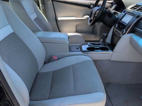 Used 2012 Toyota Camry XLE w/ Convenience Pkg FWD image 21