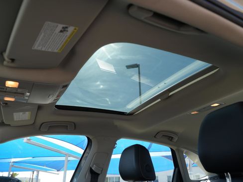 Used 2023 Volkswagen Jetta SE image 17