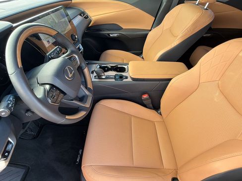 Used 2024 Lexus RX 350 Premium w/ Accessory Package (Z1) FWD image 5