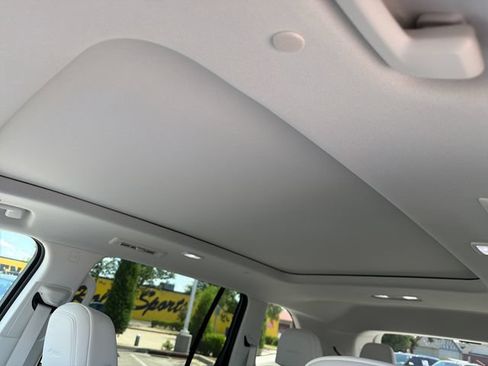 New 2026 Buick Enclave Avenir w/ Super Cruise Package FWD image 15