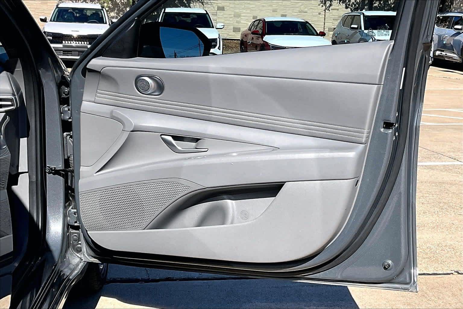 Used 2025 Hyundai Elantra Sport FWD image 26