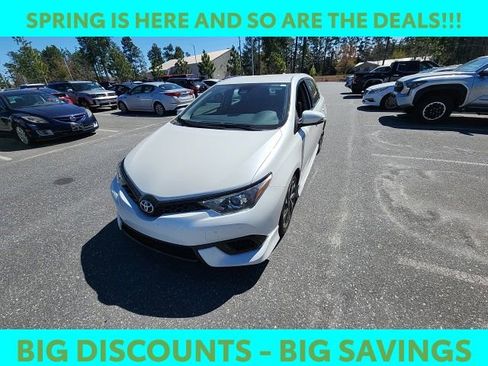 Used 2018 Toyota Corolla iM image 5