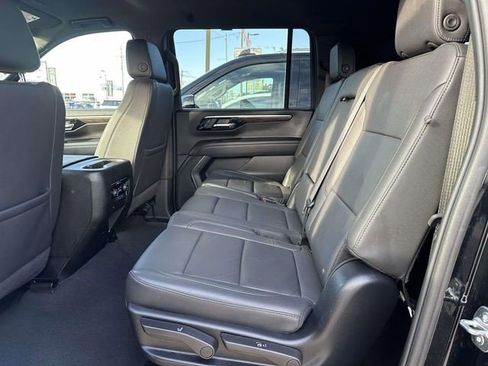 Certified 2025 Chevrolet Suburban Z71 image 16