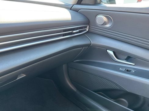 Certified 2026 Hyundai Elantra Limited FWD image 27