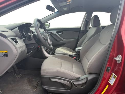 Used 2015 Hyundai Elantra SE w/ Option Group 02 FWD image 10