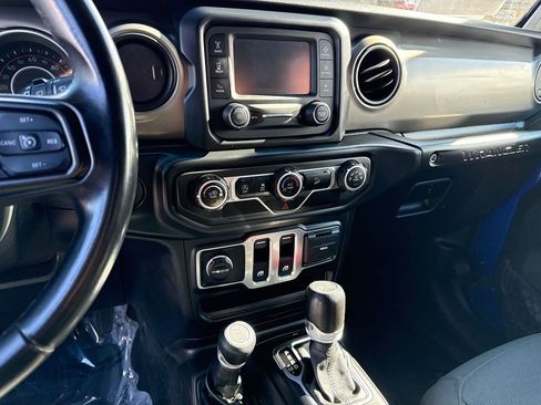 Used 2018 Jeep Wrangler Sport AWD/4WD image 25