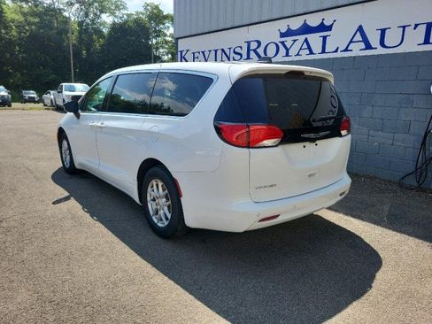 Used 2024 Chrysler Voyager LX FWD image 8