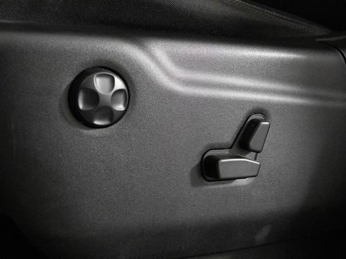 Used 2022 Jeep Grand Cherokee Limited image 19